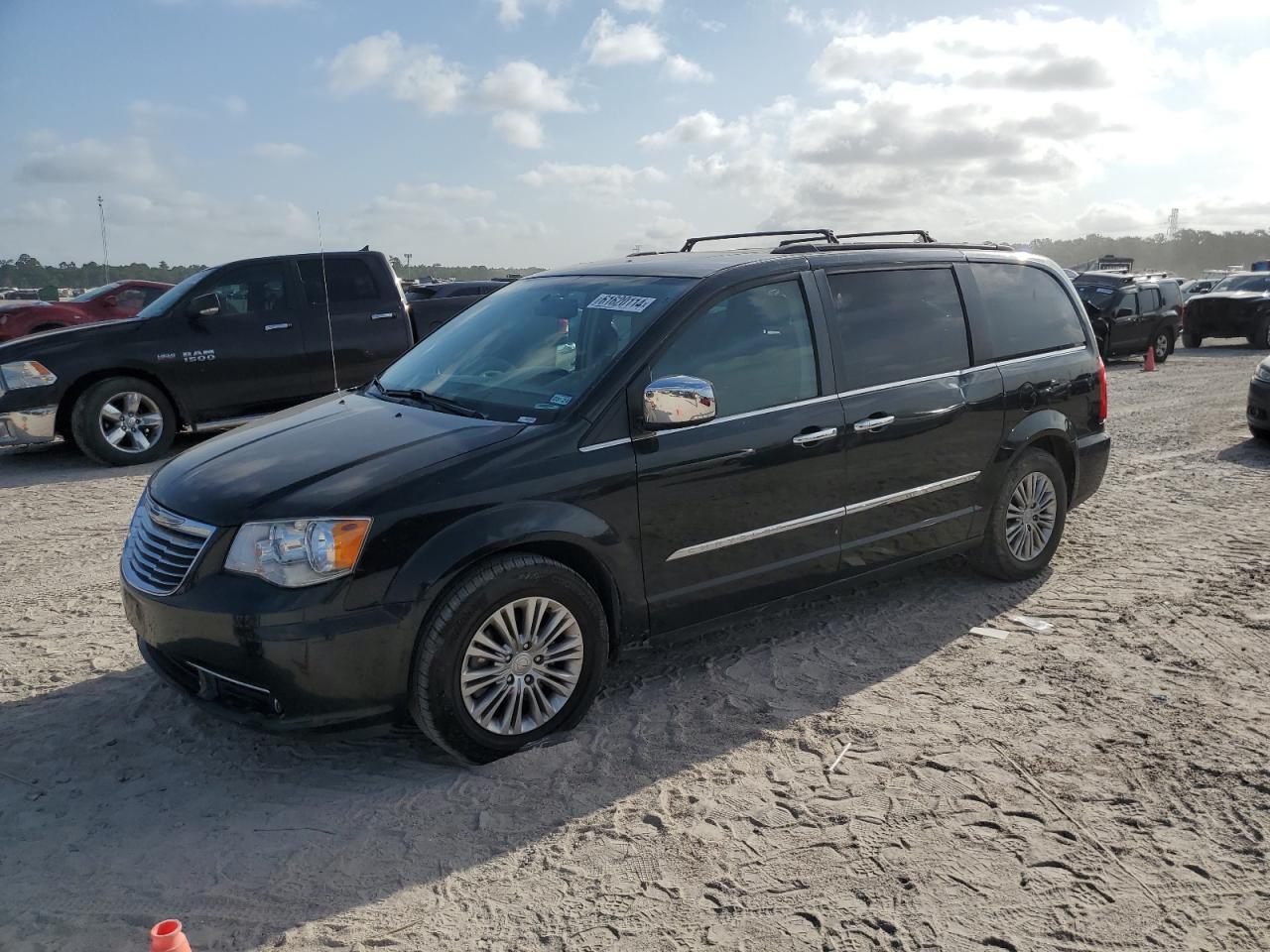 2016 Chrysler Town & Country Touring L vin: 2C4RC1CG4GR149640