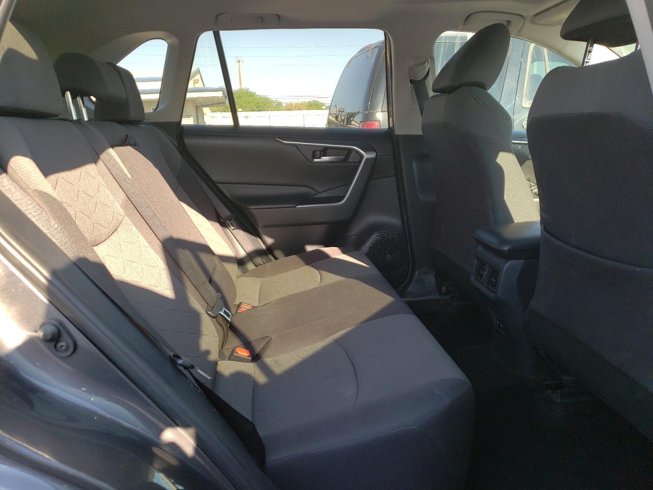 2T3P1RFV6KW042531 2019 Toyota Rav4 Xle