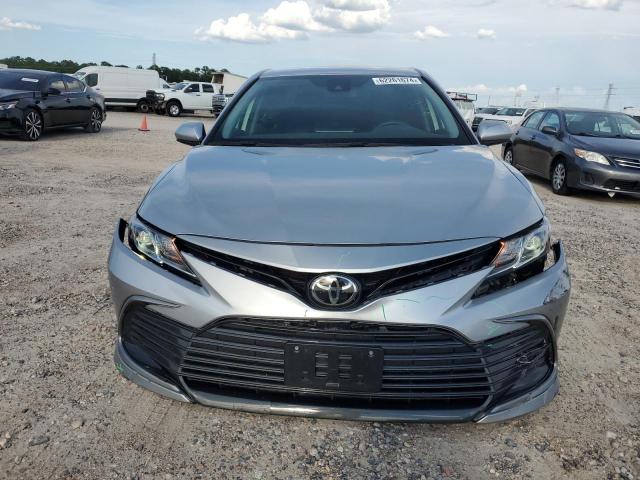 VIN 4T1C11AK2NU653621 2022 Toyota Camry, LE no.5