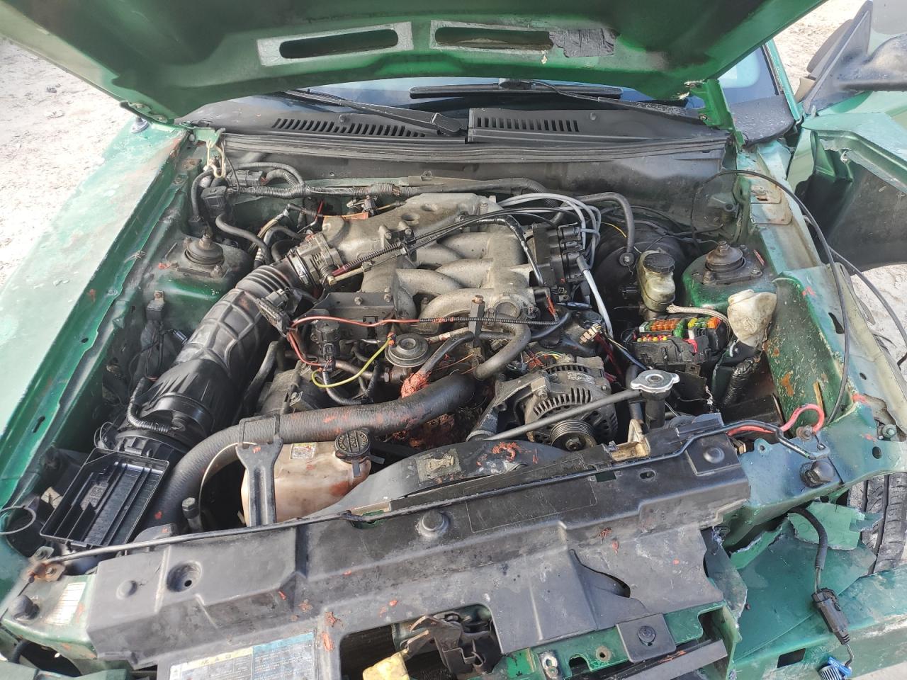 1FAFP4040YF163214 2000 Ford Mustang