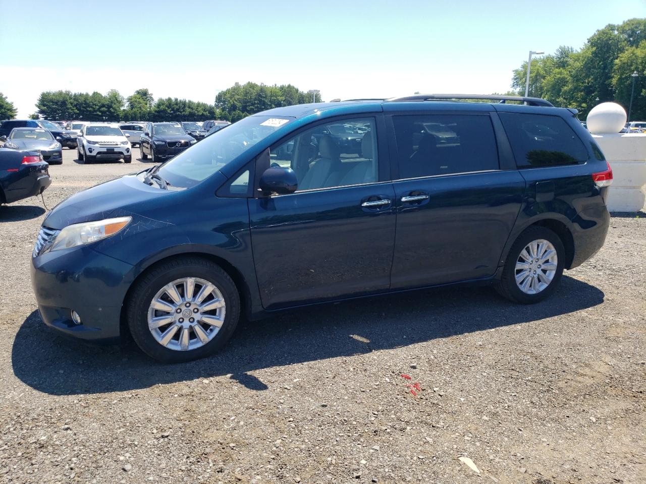 5TDDK3DC4BS003095 2011 Toyota Sienna Xle