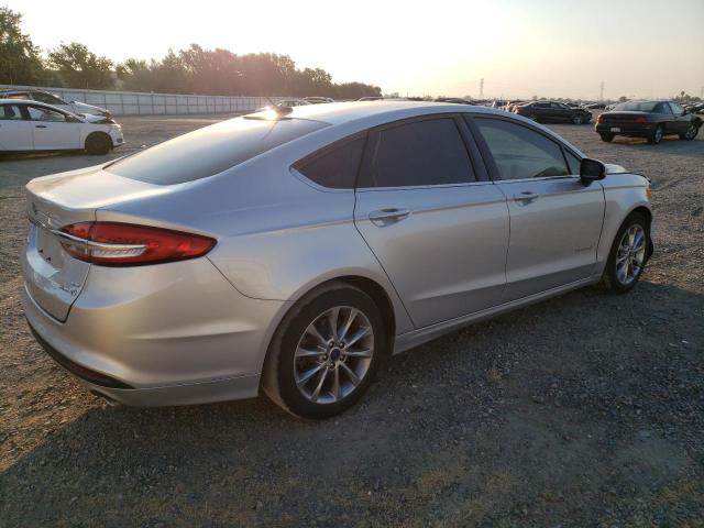 VIN 3FA6P0LU9HR315983 2017 Ford Fusion, Se Hybrid no.3