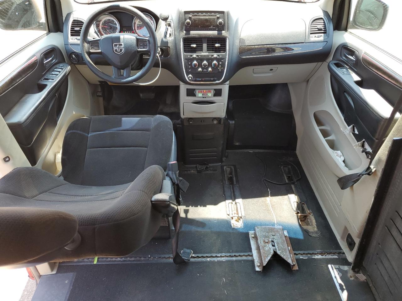 2C4RDGBG4CR399276 2012 Dodge Grand Caravan Se