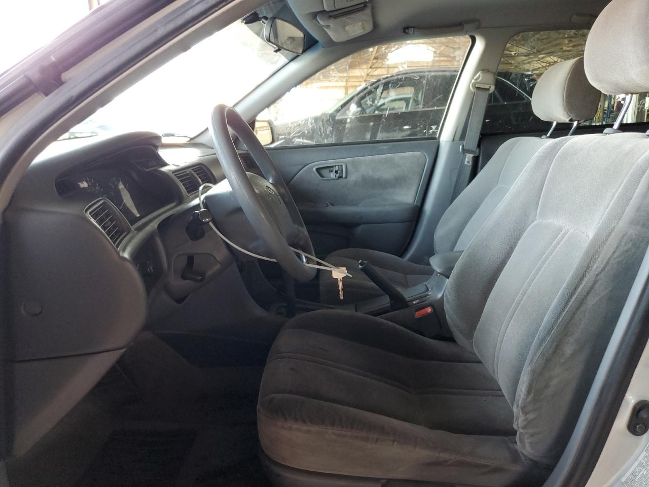 4T1BG22K8YU001833 2000 Toyota Camry Ce