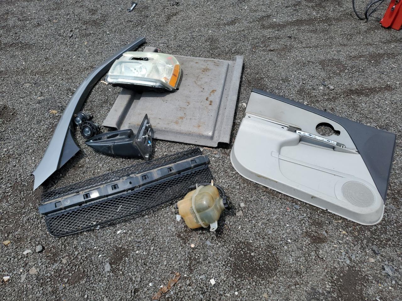 2CNDL73F556038660 2005 Chevrolet Equinox Lt