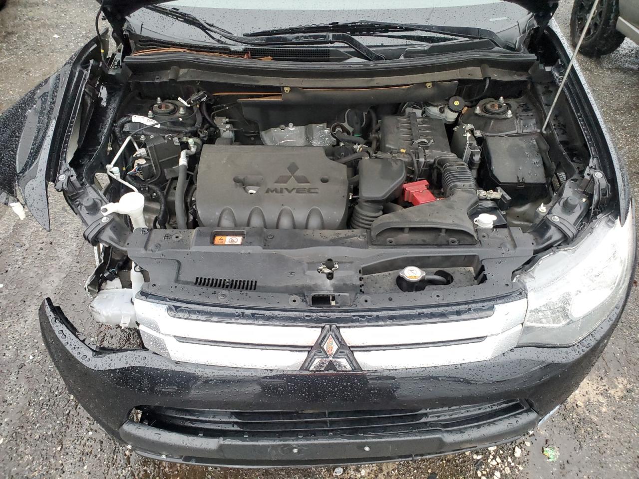 JA4AD3A30FZ004115 2015 Mitsubishi Outlander Se