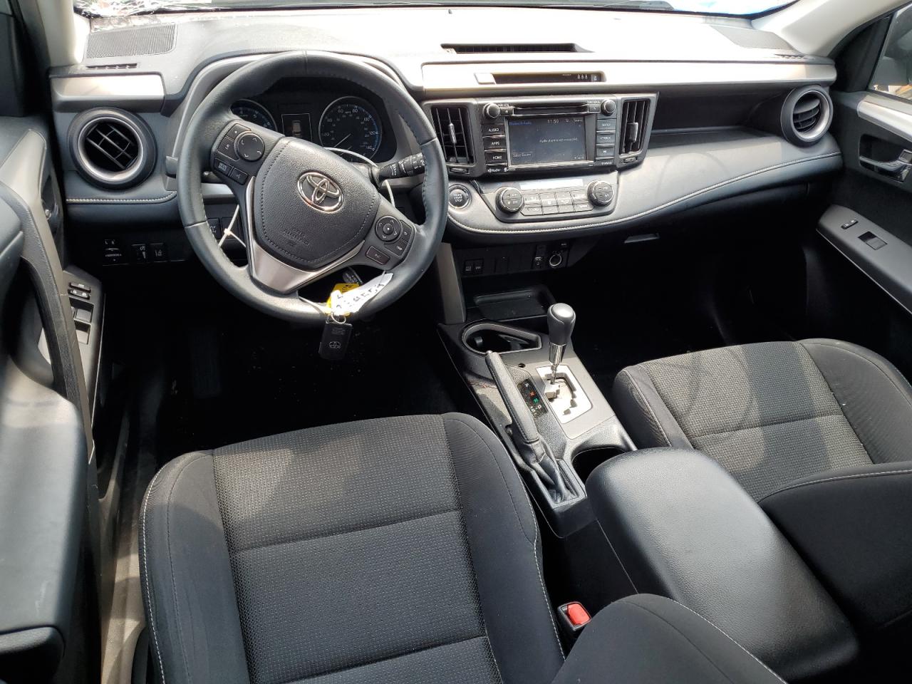 2T3RFREV6HW665670 2017 Toyota Rav4 Xle