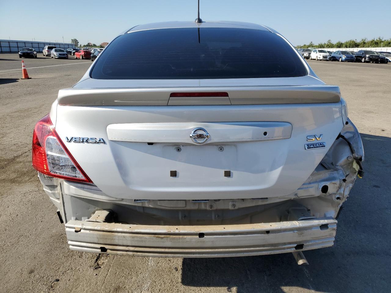 3N1CN7AP0JL862063 2018 Nissan Versa S