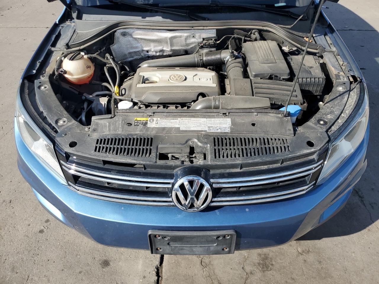 WVGSV7AX6HK006718 2017 Volkswagen Tiguan Wolfsburg