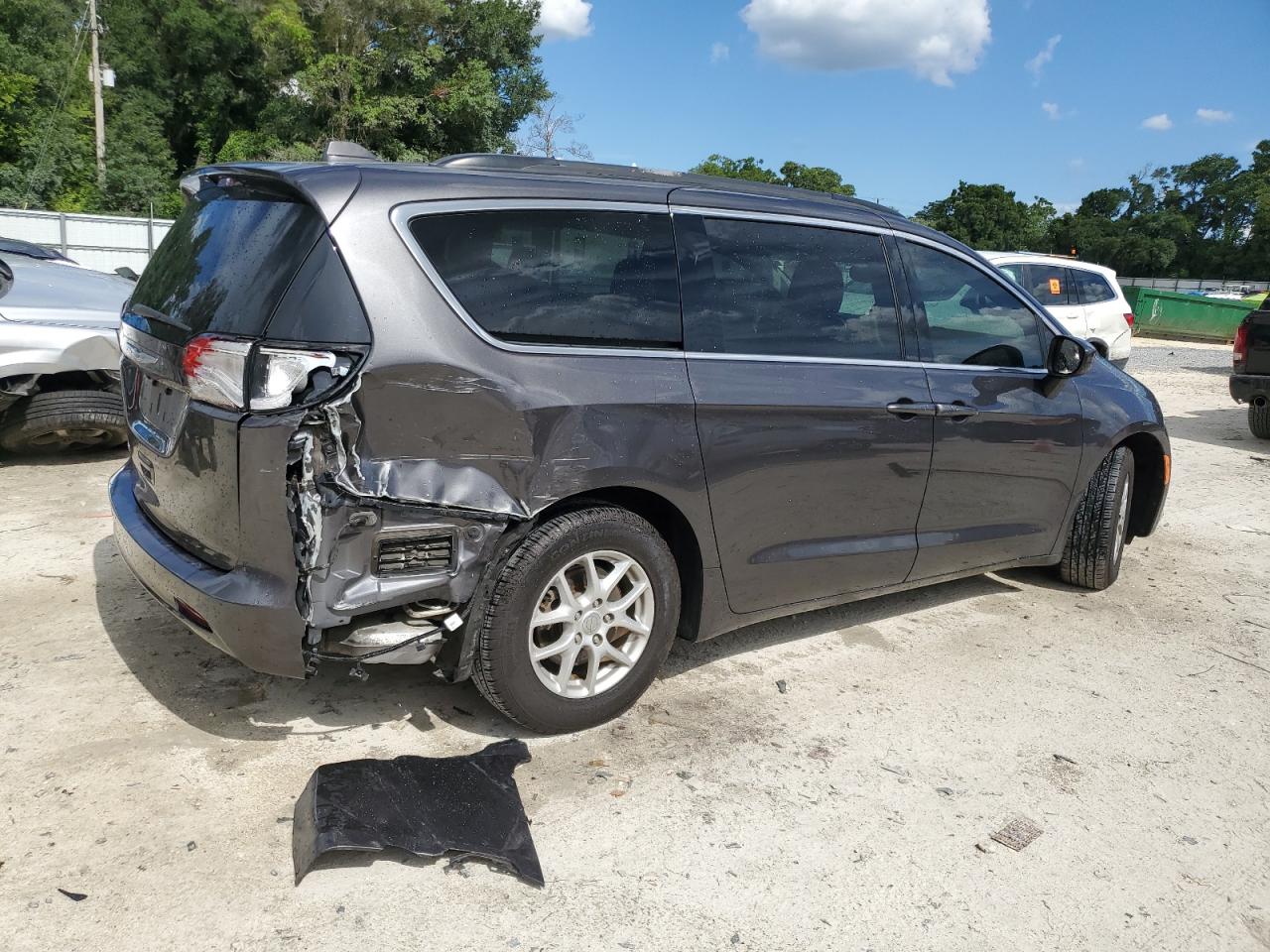 2C4RC1DG0LR176665 2020 Chrysler Voyager Lxi