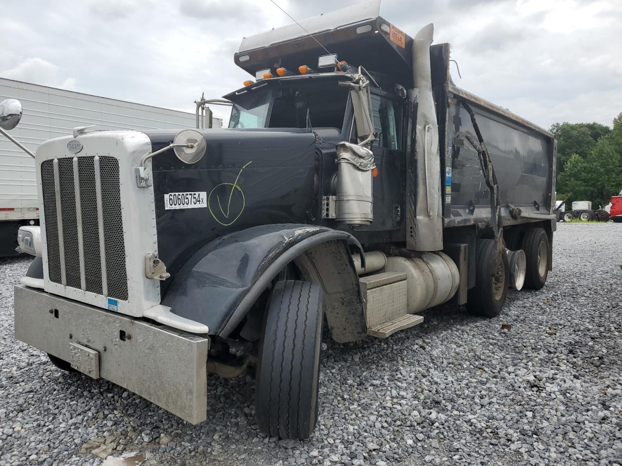 Lot #2885679974 2014 PETERBILT 388