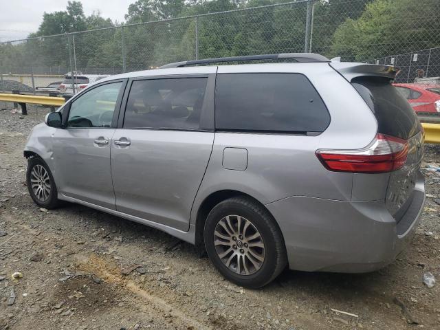 VIN 5TDYZ3DC2JS929605 2018 Toyota Sienna, Xle no.2