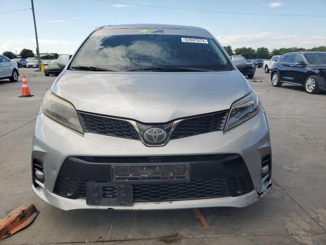 2018 TOYOTA SIENNA SE 5TDXZ3DC8JS943228