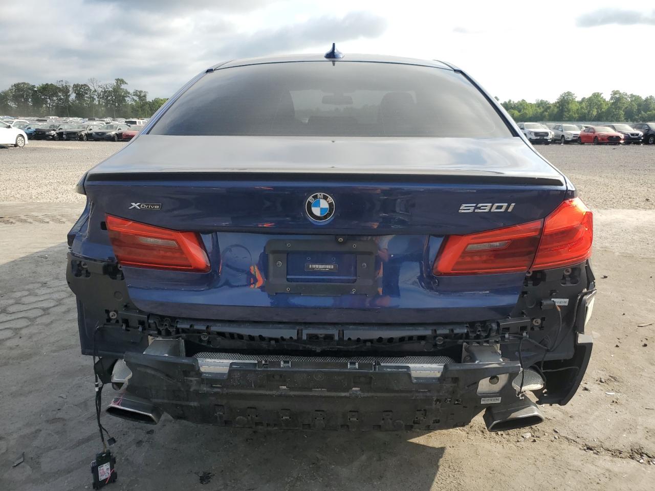 WBAJA7C51KWW13923 2019 BMW 530 Xi