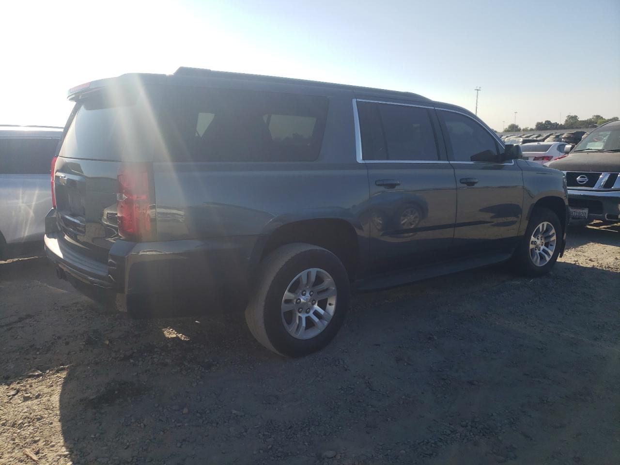 CHEVROLET SUBURBAN C1500 LS