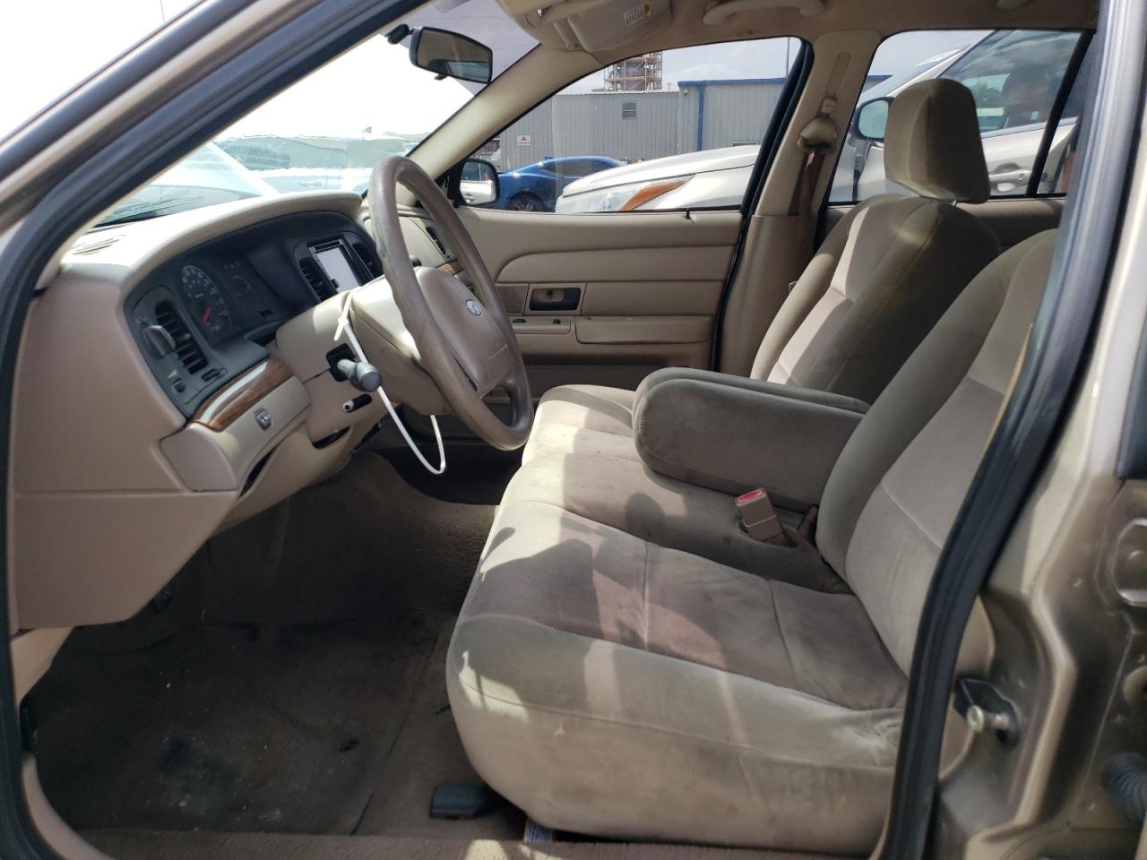 2FAFP74W94X177415 2004 Ford Crown Victoria Lx