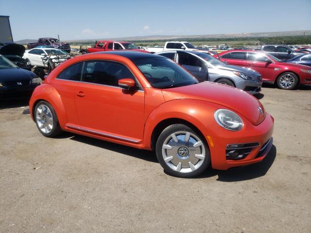 2018 VOLKSWAGEN BEETLE SE 3VWJD7AT3JM710788