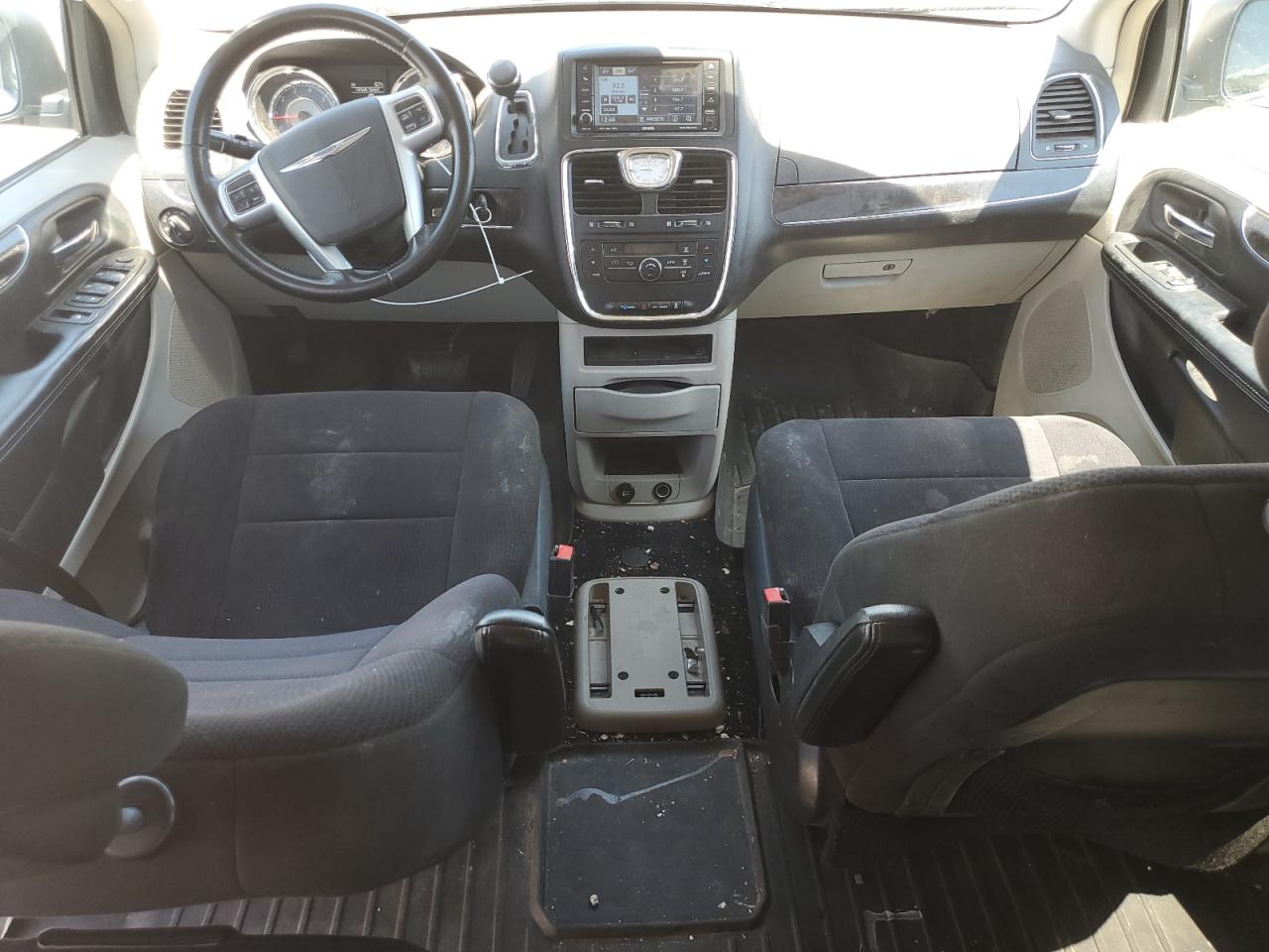 2A4RR5DG0BR723173 2011 Chrysler Town & Country Touring