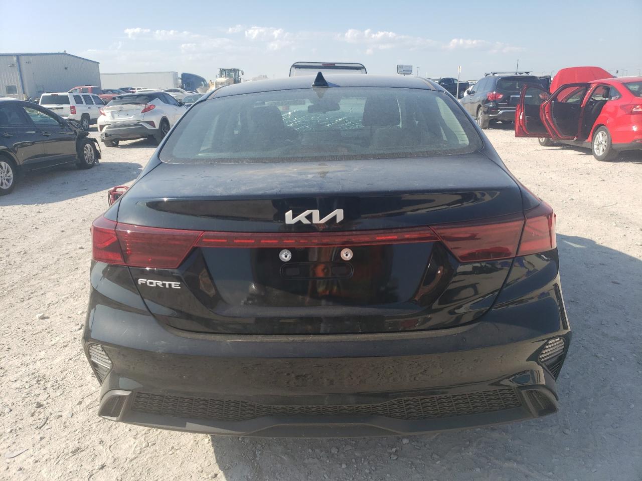 2023 Kia Forte Lx vin: 3KPF24AD9PE586681