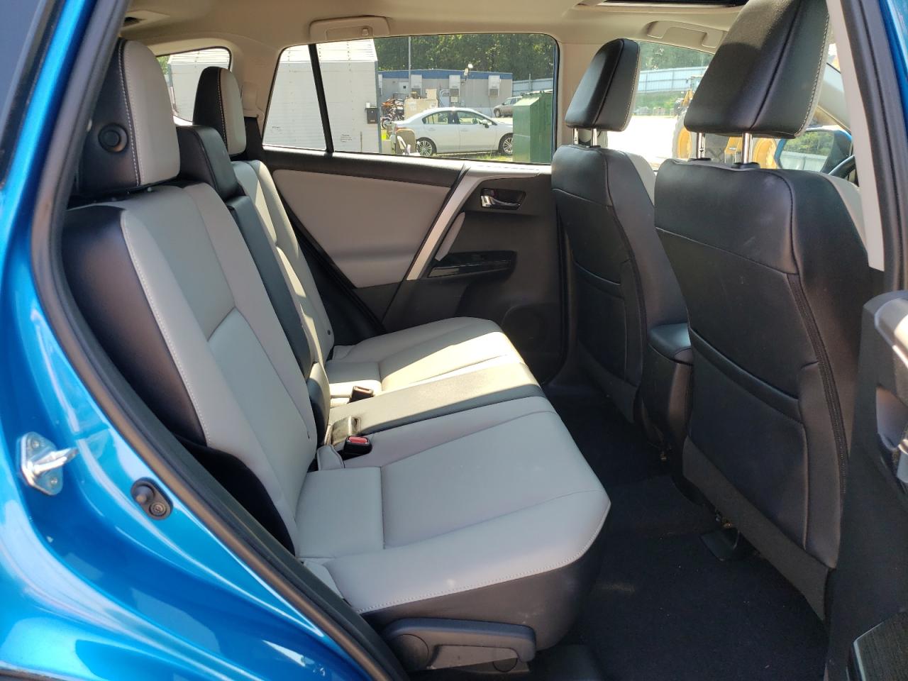 2T3YFREV7HW315010 2017 Toyota Rav4 Limited