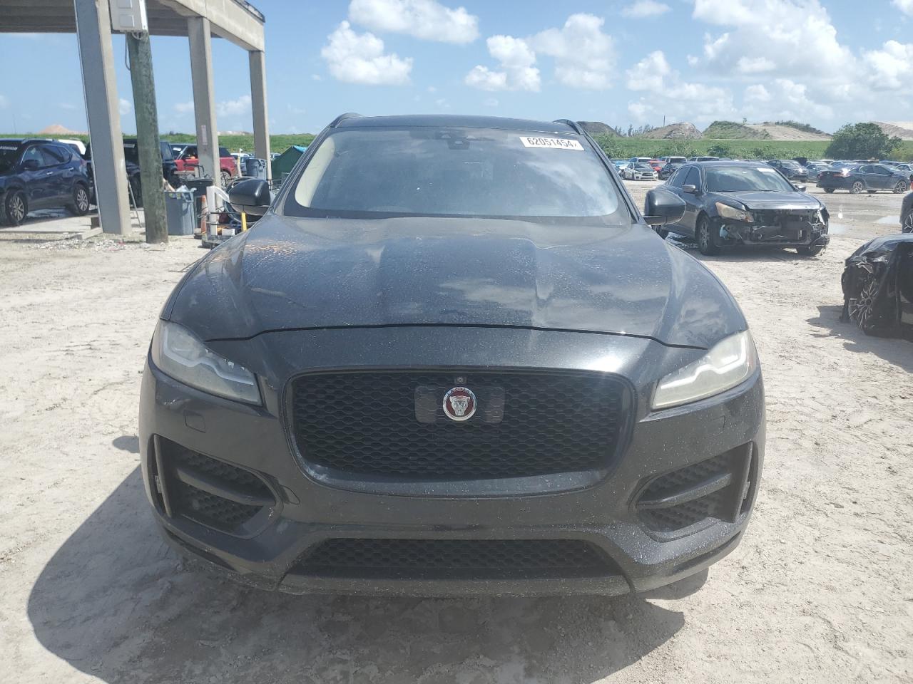 2017 Jaguar F-Pace R - Sport vin: SADCL2BV9HA067957