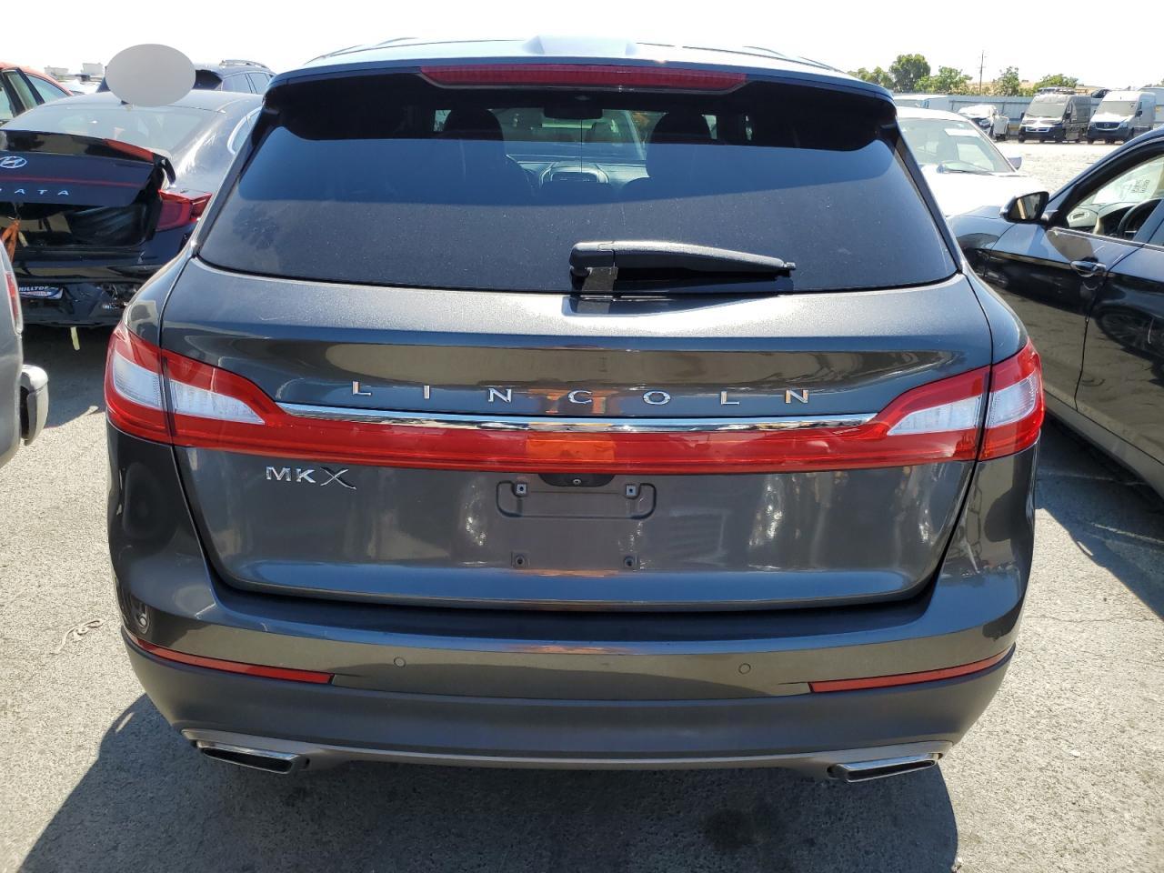 2LMPJ6LR0JBL23716 2018 Lincoln Mkx Reserve