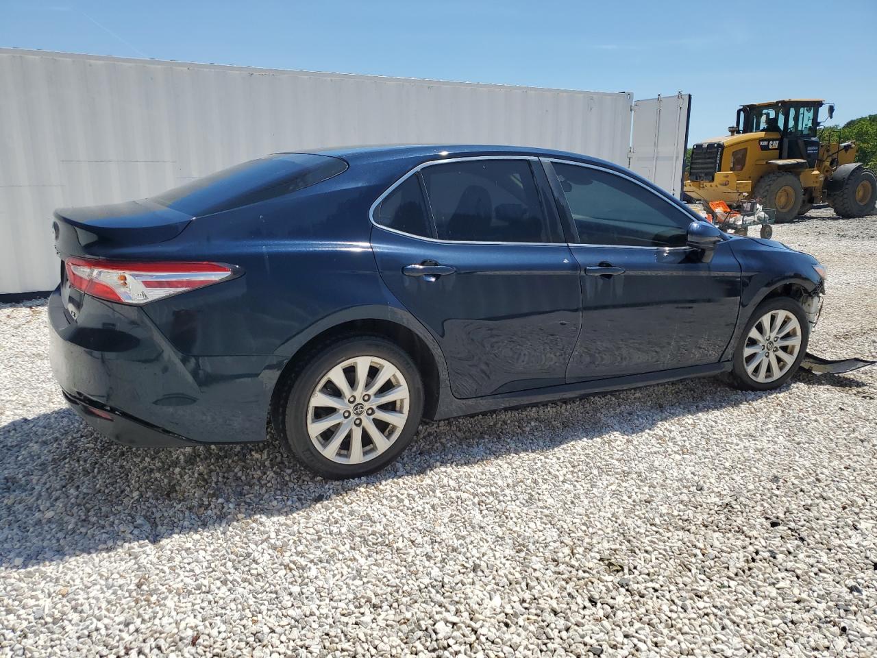 2018 Toyota Camry L vin: 4T1B11HK8JU572974