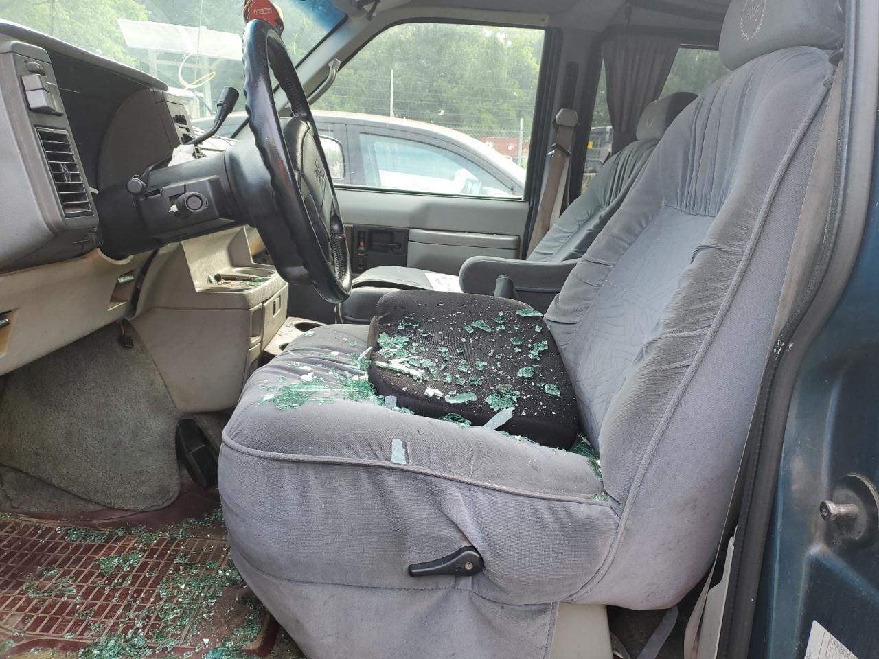 1GDDM19W9SB557818 1995 GMC Safari Xt