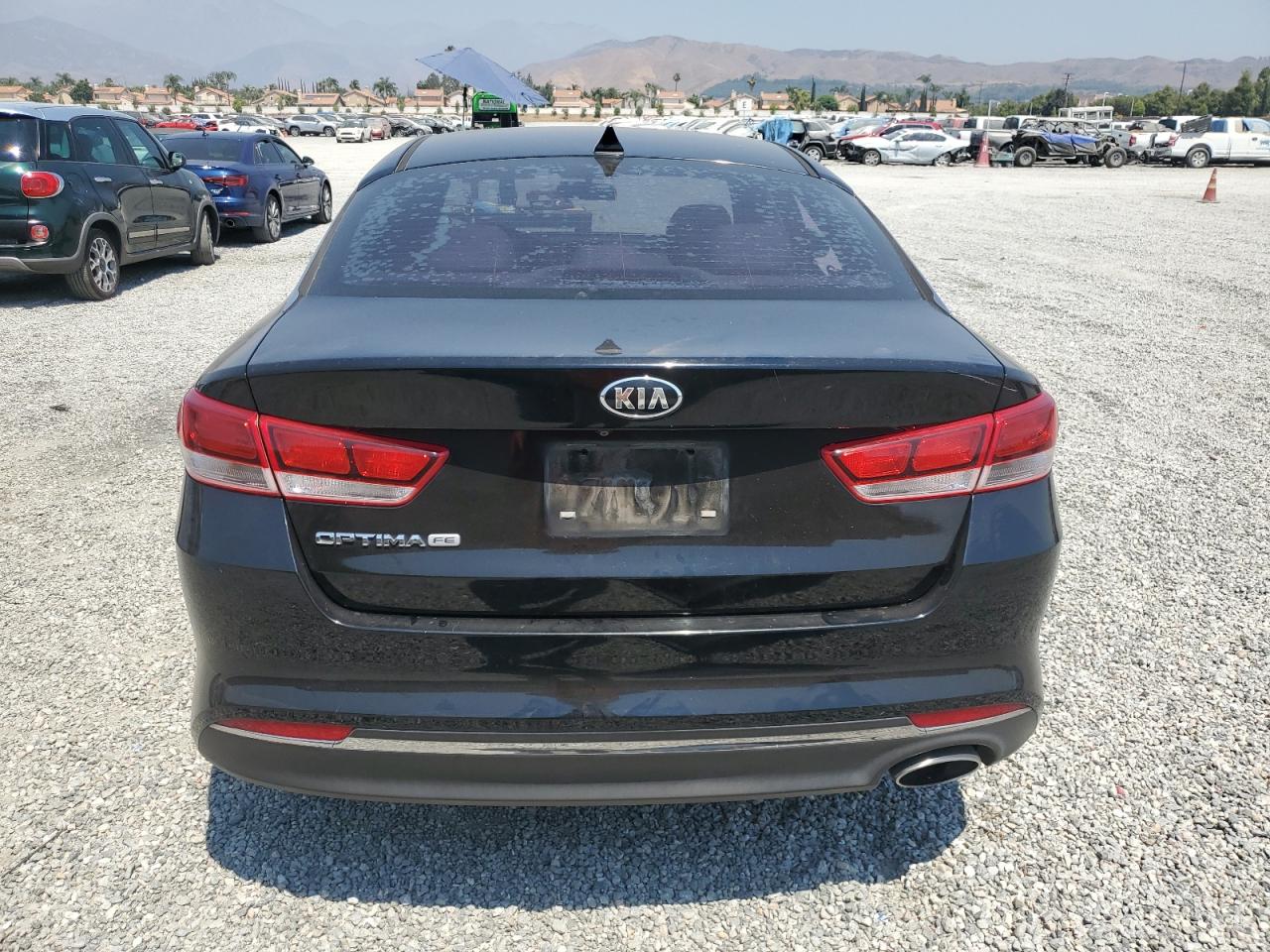 5XXGT4L3XHG135841 2017 Kia Optima Lx