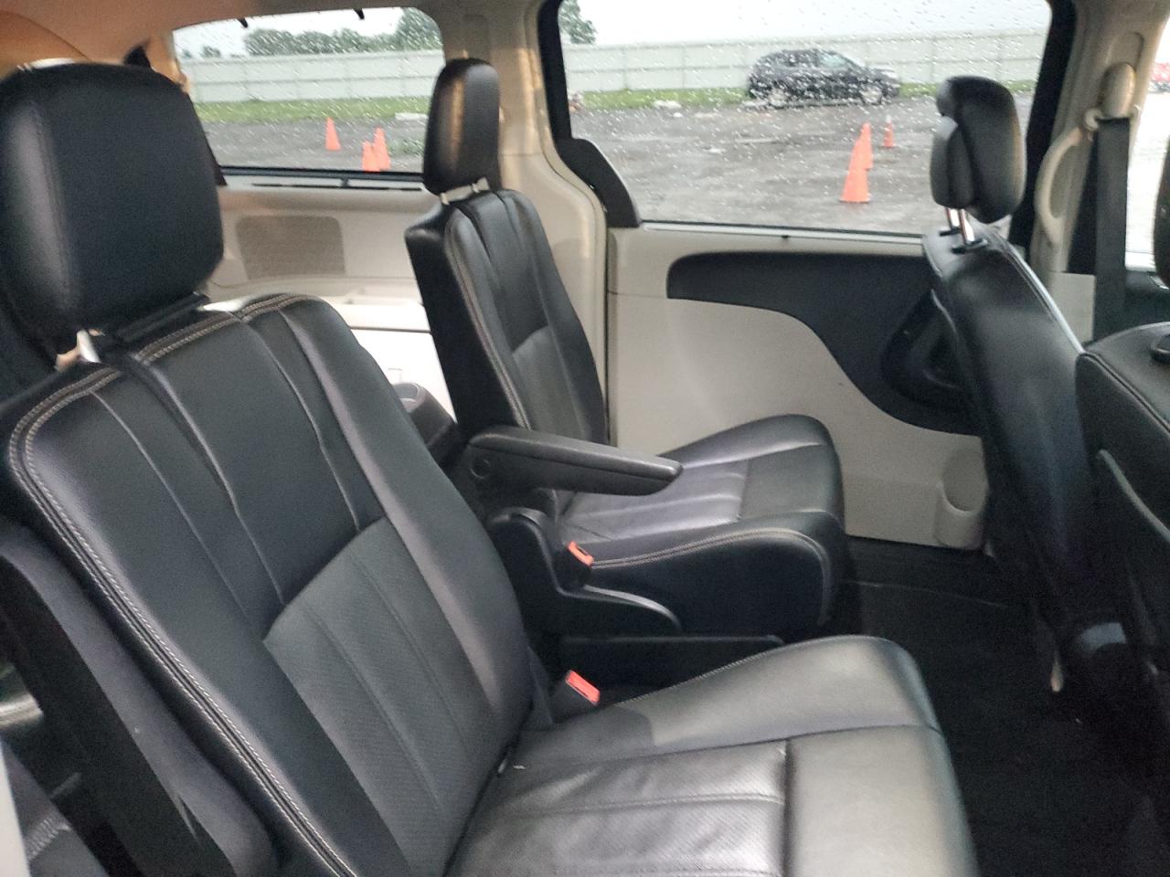 2C4RC1CG6ER466977 2014 Chrysler Town & Country Touring L