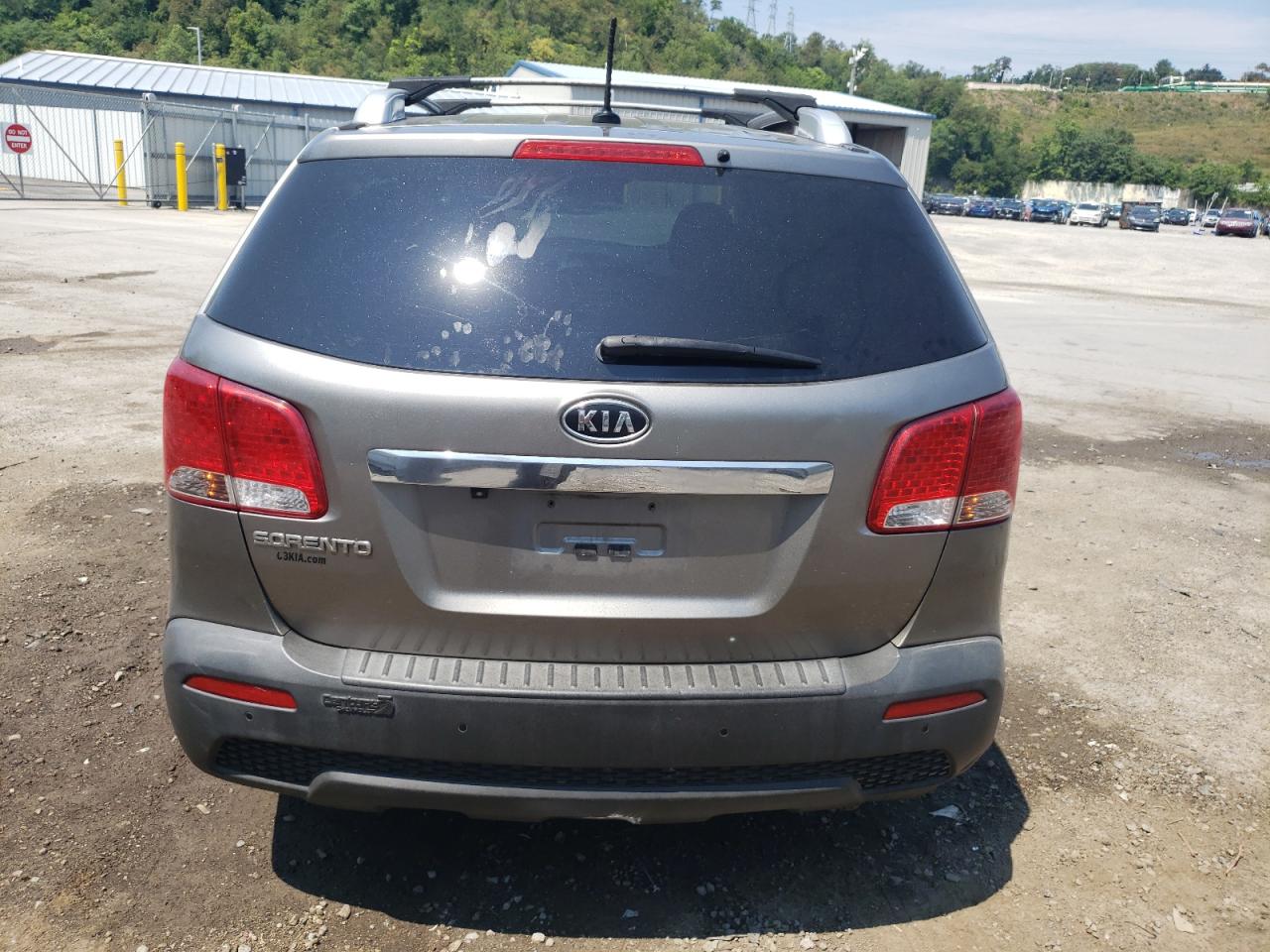 2012 Kia Sorento Base vin: 5XYKT3A67CG238513