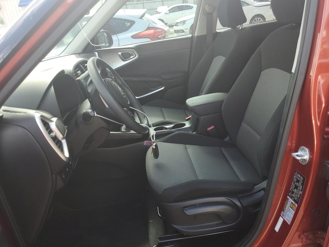 KNDJ23AU2L7035300 2020 Kia Soul Lx