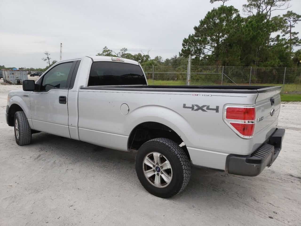 2014 Ford F150 vin: 1FTMF1EM2EKD57189