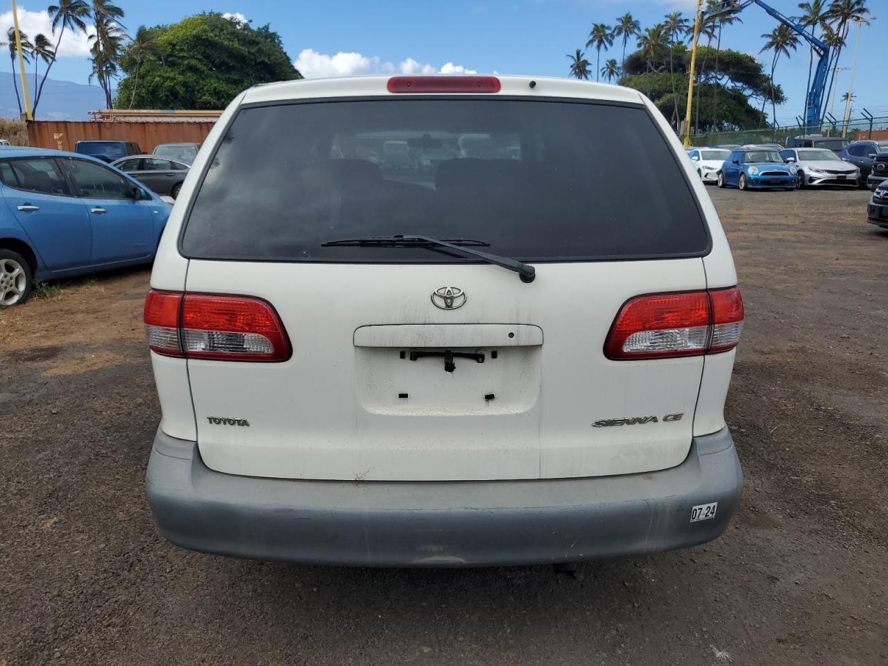 Lot #2821684803 2001 TOYOTA SIENNA CE