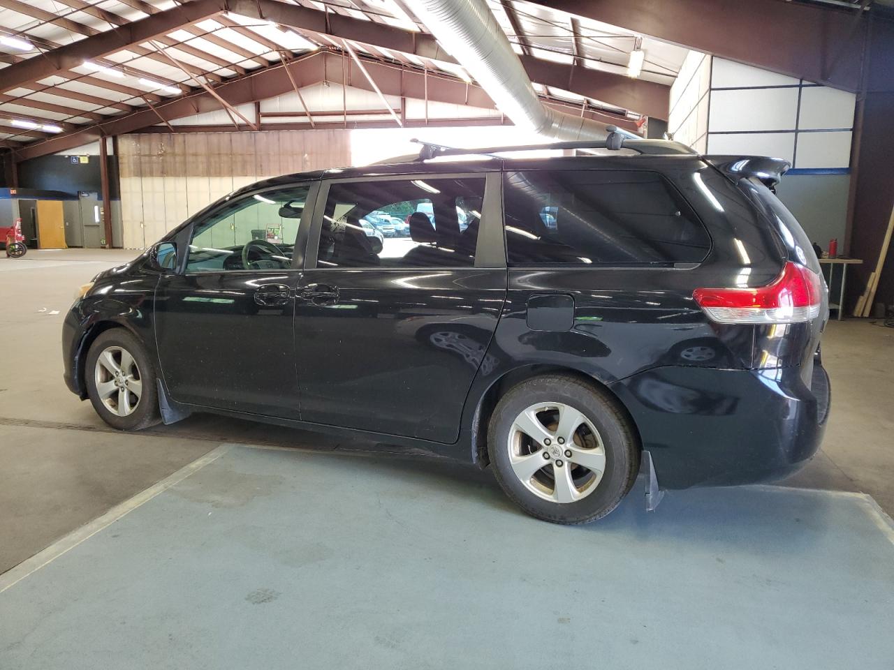 Lot #2688386035 2012 TOYOTA SIENNA LE