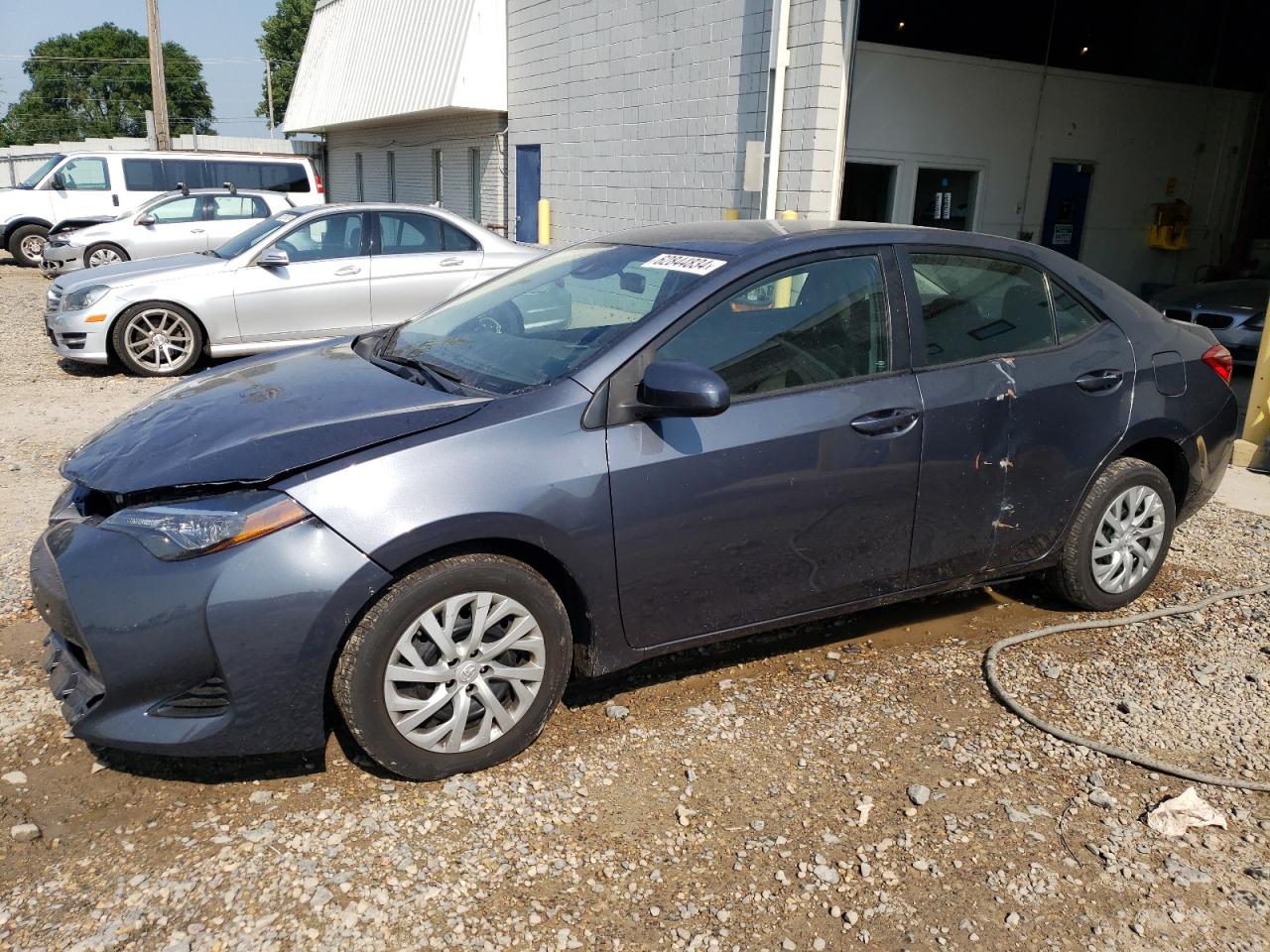 2017 Toyota Corolla L vin: 5YFBURHE5HP611645