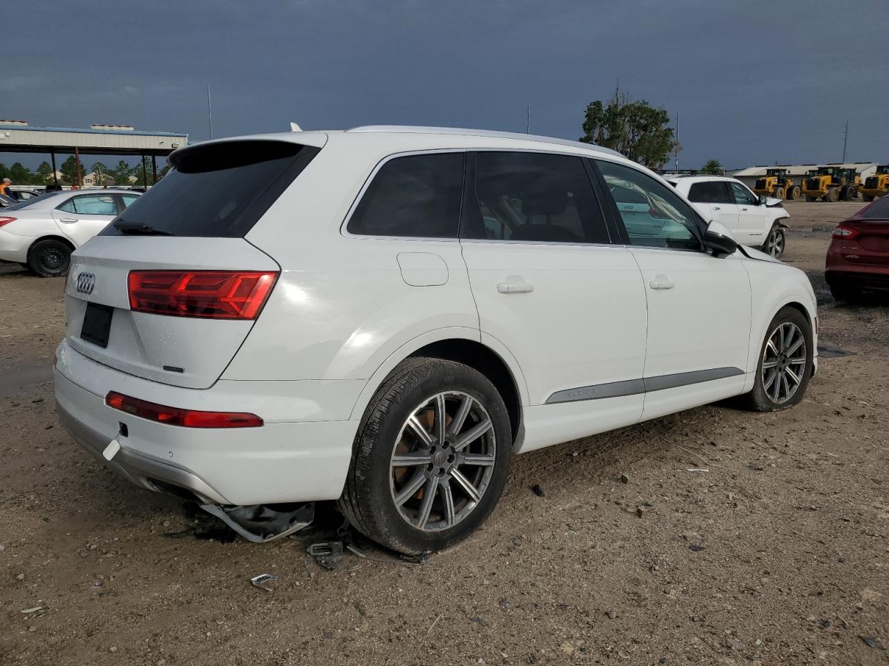 WA1LHAF73HD040037 2017 Audi Q7 Premium Plus