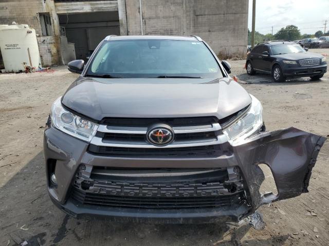 VIN 5TDJZRFH9KS599993 2019 Toyota Highlander, SE no.5