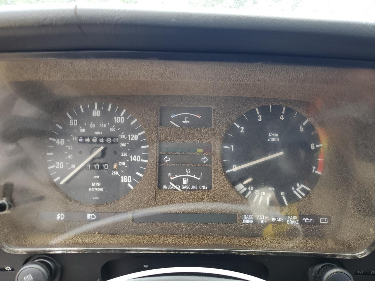 WBAEC8417J3267373 1988 BMW 635 Csi Automatic