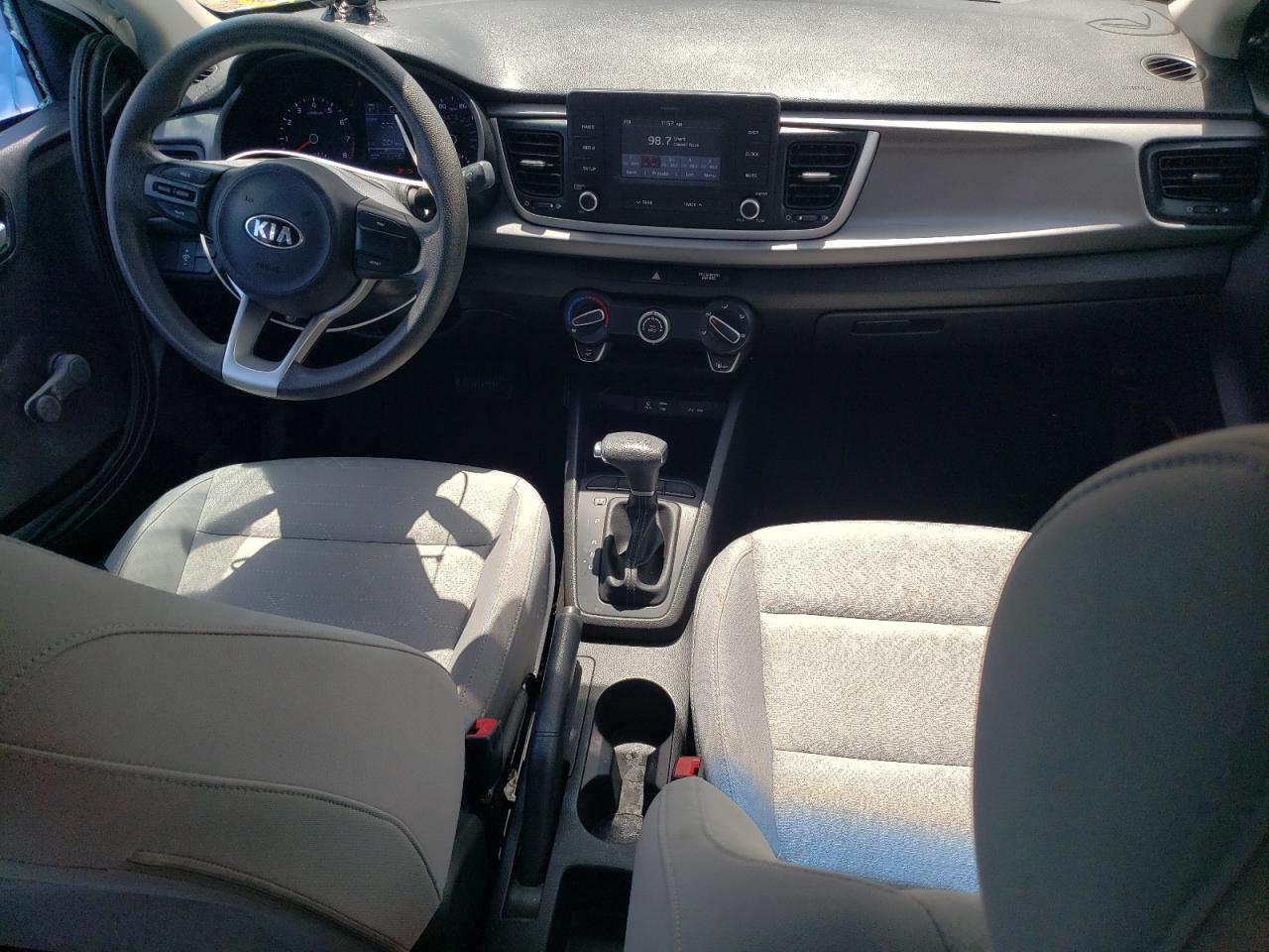 3KPA24AB9JE073463 2018 Kia Rio Lx