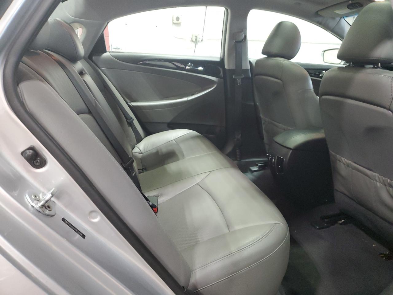 5NPEC4AB1DH621048 2013 Hyundai Sonata Se