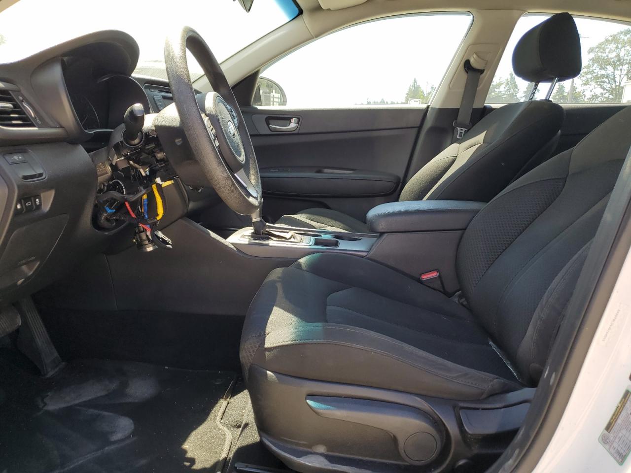 5XXGT4L31HG164015 2017 Kia Optima Lx