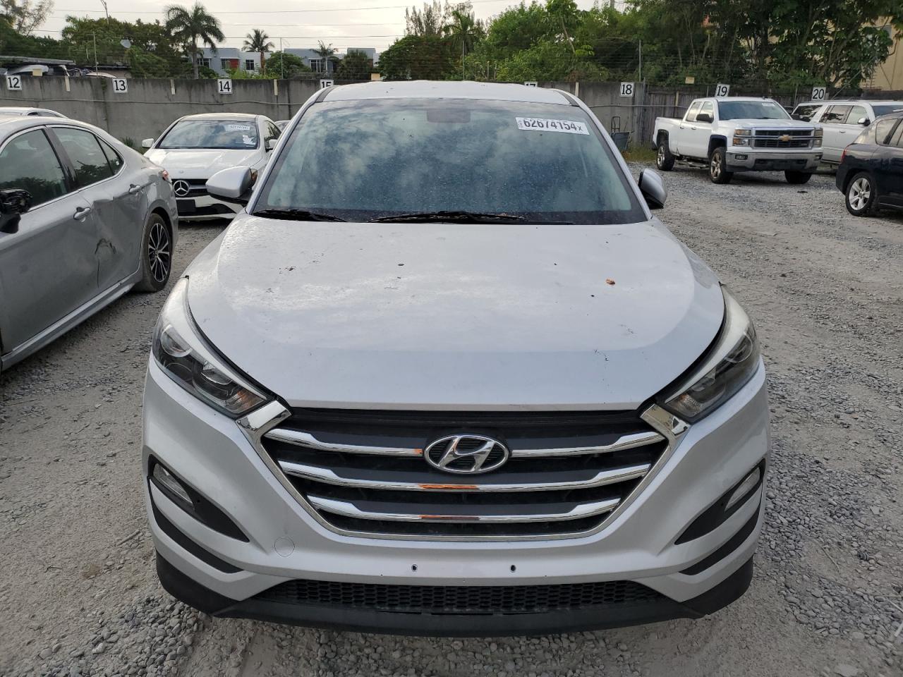 KM8J23A42JU739295 2018 Hyundai Tucson Se