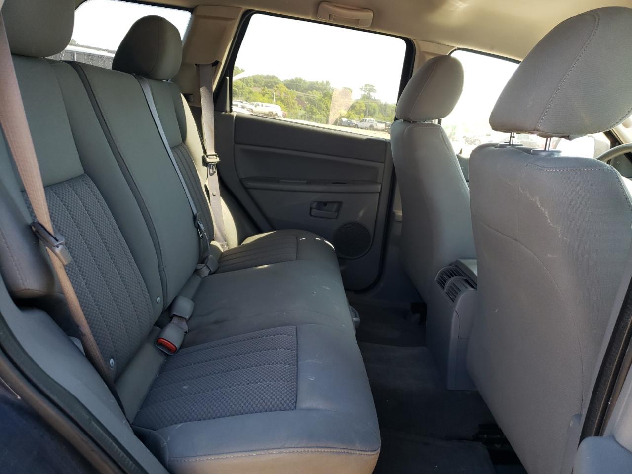 1J4GR48KX5C722268 2005 Jeep Grand Cherokee Laredo