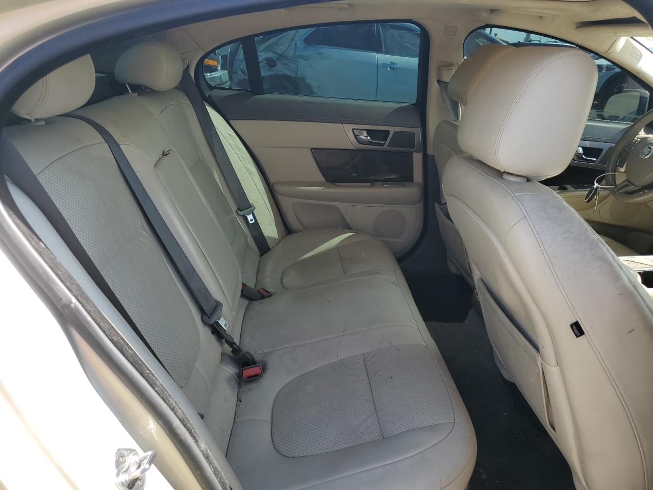 SAJWA0GB5ALR49298 2010 Jaguar Xf Premium