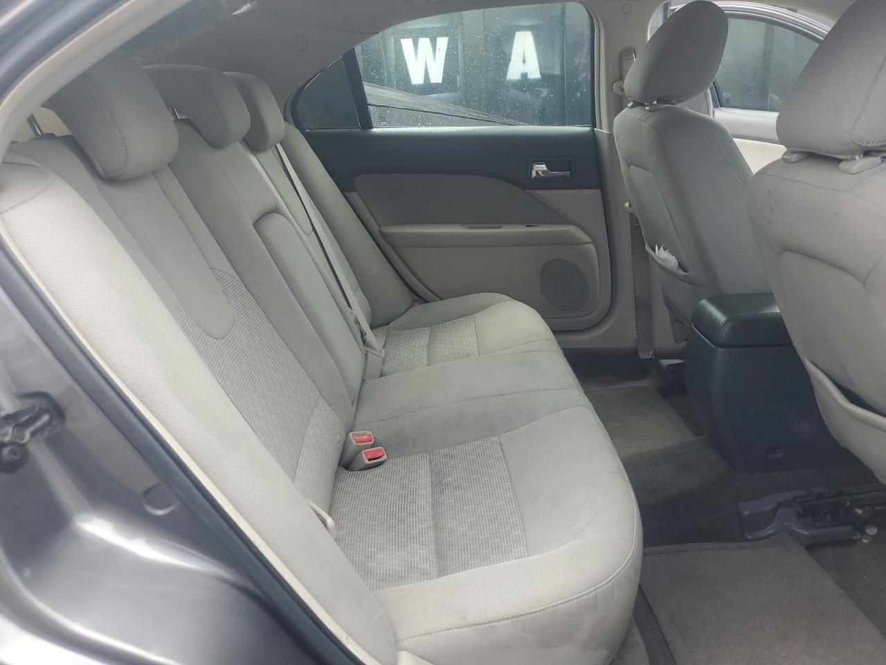 3FAHP0HAXAR220099 2010 Ford Fusion Se