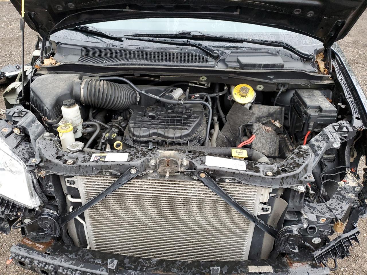 2C4RDGDG0HR761740 2017 Dodge Grand Caravan Crew