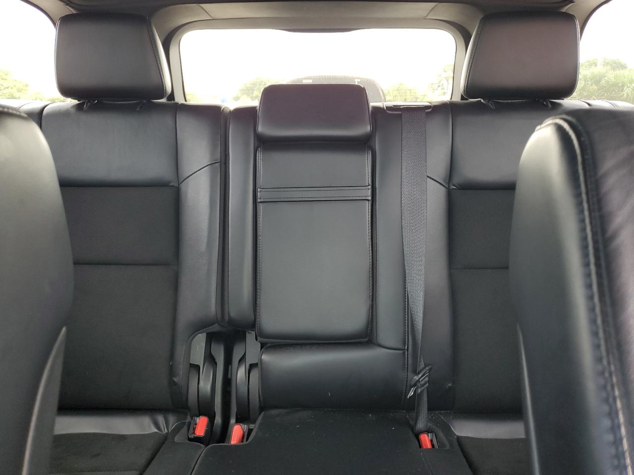 1C4RJEAG5KC631082 2019 Jeep Grand Cherokee Laredo