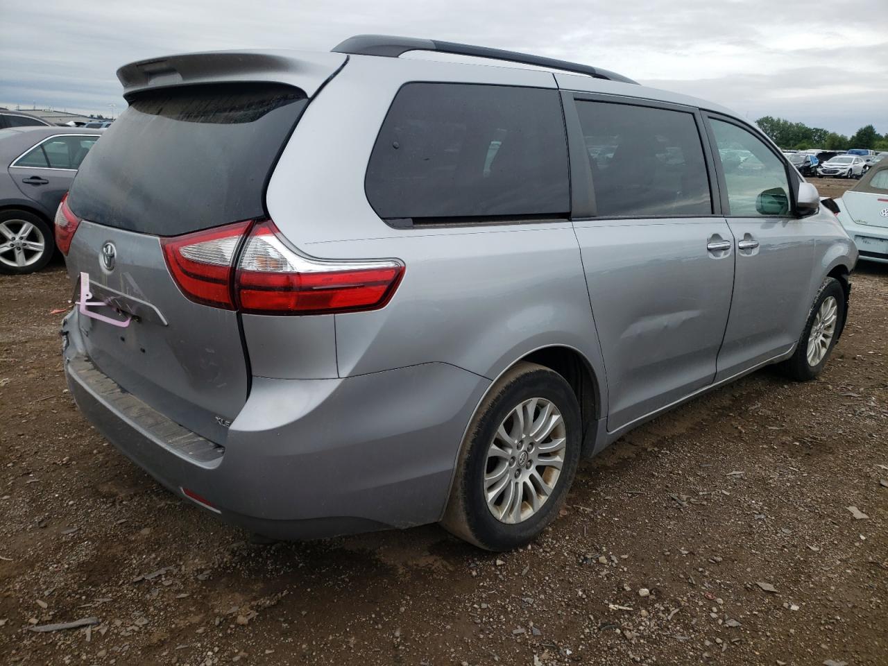 2015 Toyota Sienna Xle vin: 5TDYK3DC7FS646824