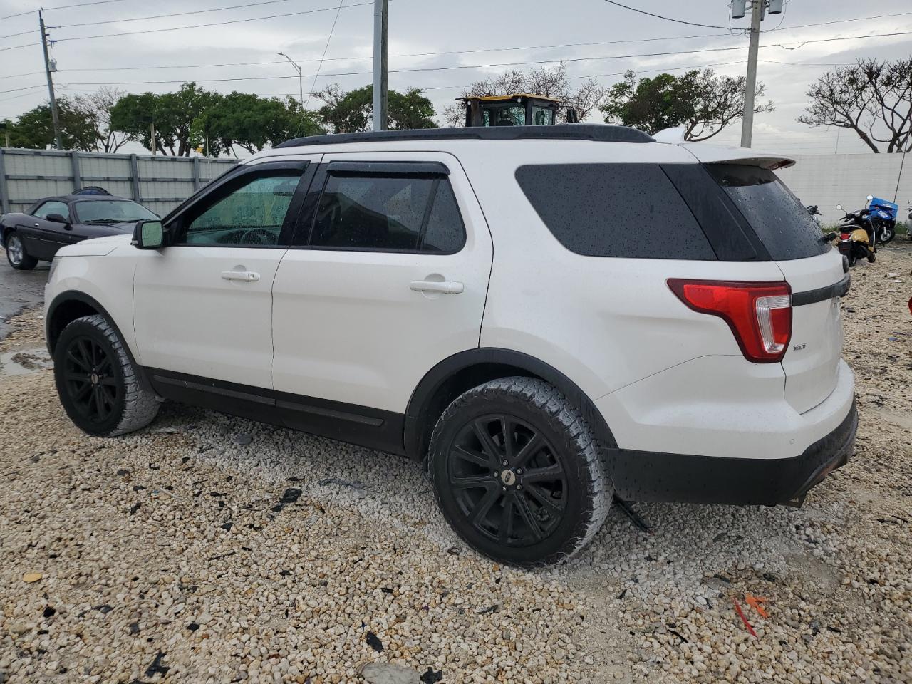 2017 Ford Explorer Xlt vin: 1FM5K8D84HGB58192